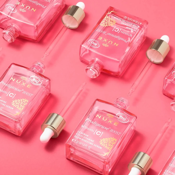 NUXE PRODIGIEUSE Boost Rozświetlające Serum Z Witaminą C - 30ml