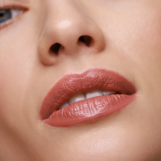PAESE Nudelightful nawilżająca pomadka do ust 406 Rose Nougat 4.5g