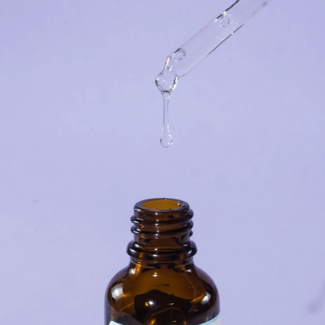 Geek and Gorgeous aPAD - rozjaśniające serum do twarzy z azeloglicyną - 30ml (id: 77359)