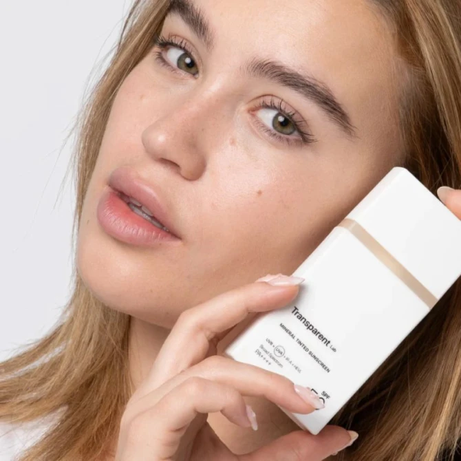 Transparent Lab Mineral Tinted Sunscreen Light - mineralny krem z filtrem SPF50 Light - 100ml