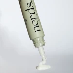 Nerds Rozjaśniający krem pod oczy z witaminą C - 15ml