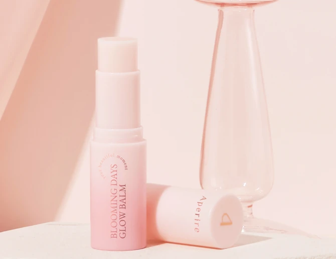 APERIRE Blooming Days Glow Balm balsam rozświetlający w sztyfcie - 9,5g
