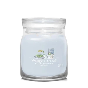 Yankee Candle Średnia świeca zapachowa A Calm &amp; Quiet Place 368g