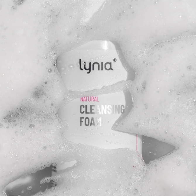 LYNIA Nawilżająca pianka myjąca z naturalną betainą i wodą różaną 150 ml
