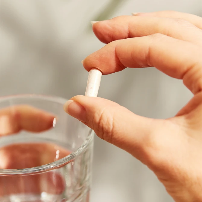 SOLGAR Daily Probiotic z 13 szczepami bakterii w jednej kapsułce - 30 Kapsułek
