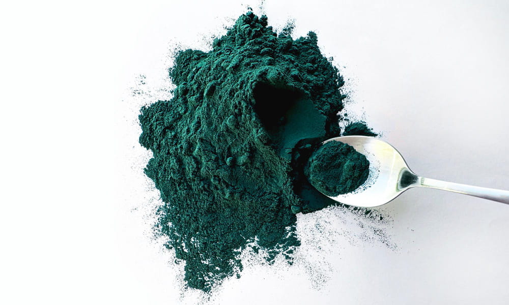 Spirulina - co to? Właściwości, działanie i zastosowanie w codziennej diecie