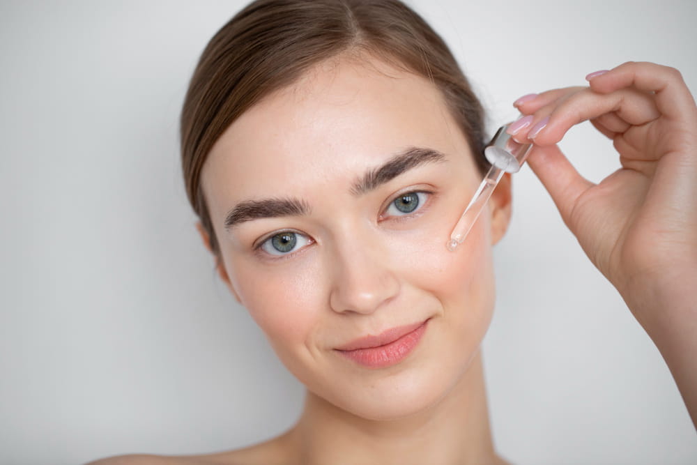 Najlepsze serum do twarzy - ranking i porównanie popularnych produktów